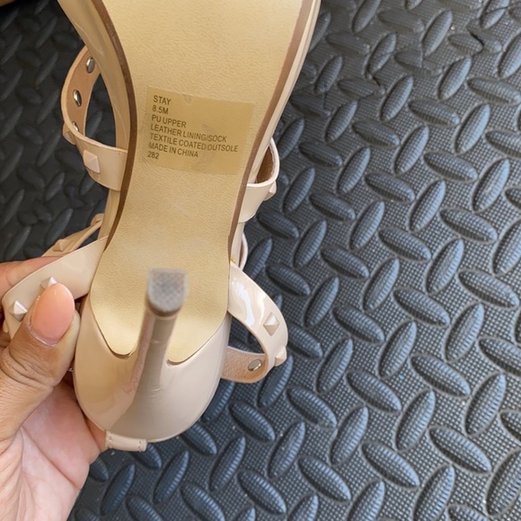 Steve Madden Nude heels - Picture 3 of 4